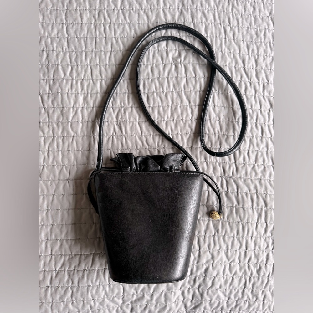 Vintage Leather Susan Gail bucket drawstring purse